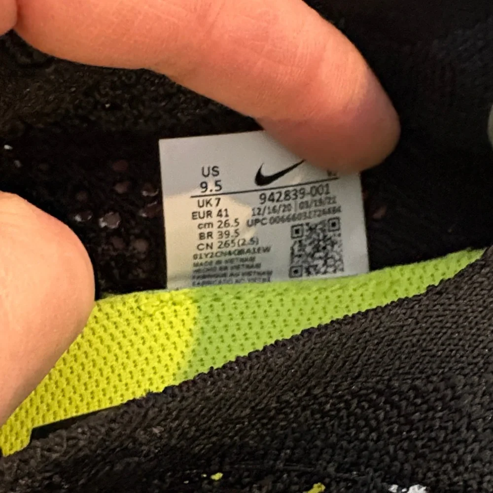 Nike Black and White Athletic Shoes - Picture 4 of 4